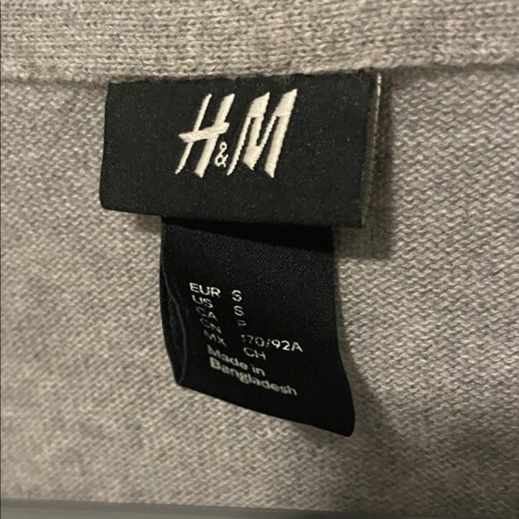 H&M Light Gray Button-Up Cardigan - Picture 2 of 4